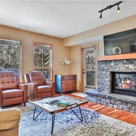 Luxurious Rundle Cliffs Lodge In Spring Creek Canmore Exteriör bild