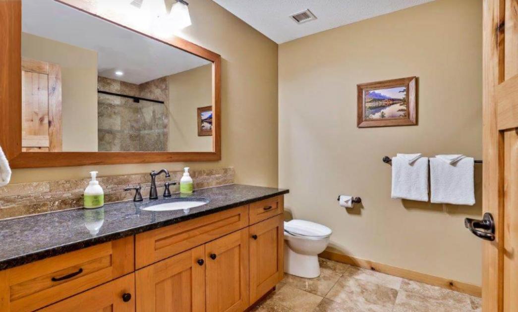 Luxurious Rundle Cliffs Lodge In Spring Creek Canmore Exteriör bild